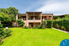 La Bouganville - House with garden and sea view